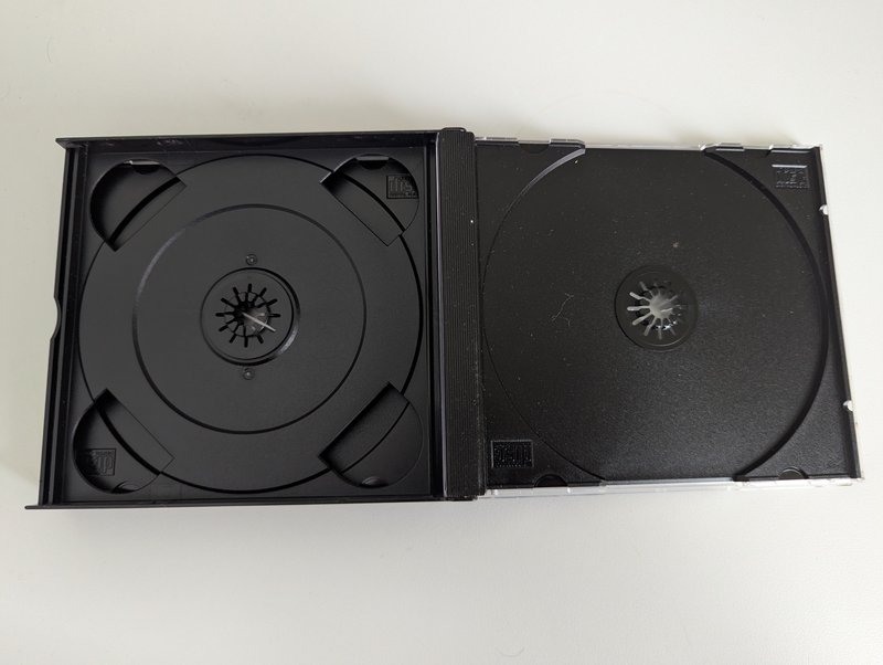 Multiway four disk case interior detail