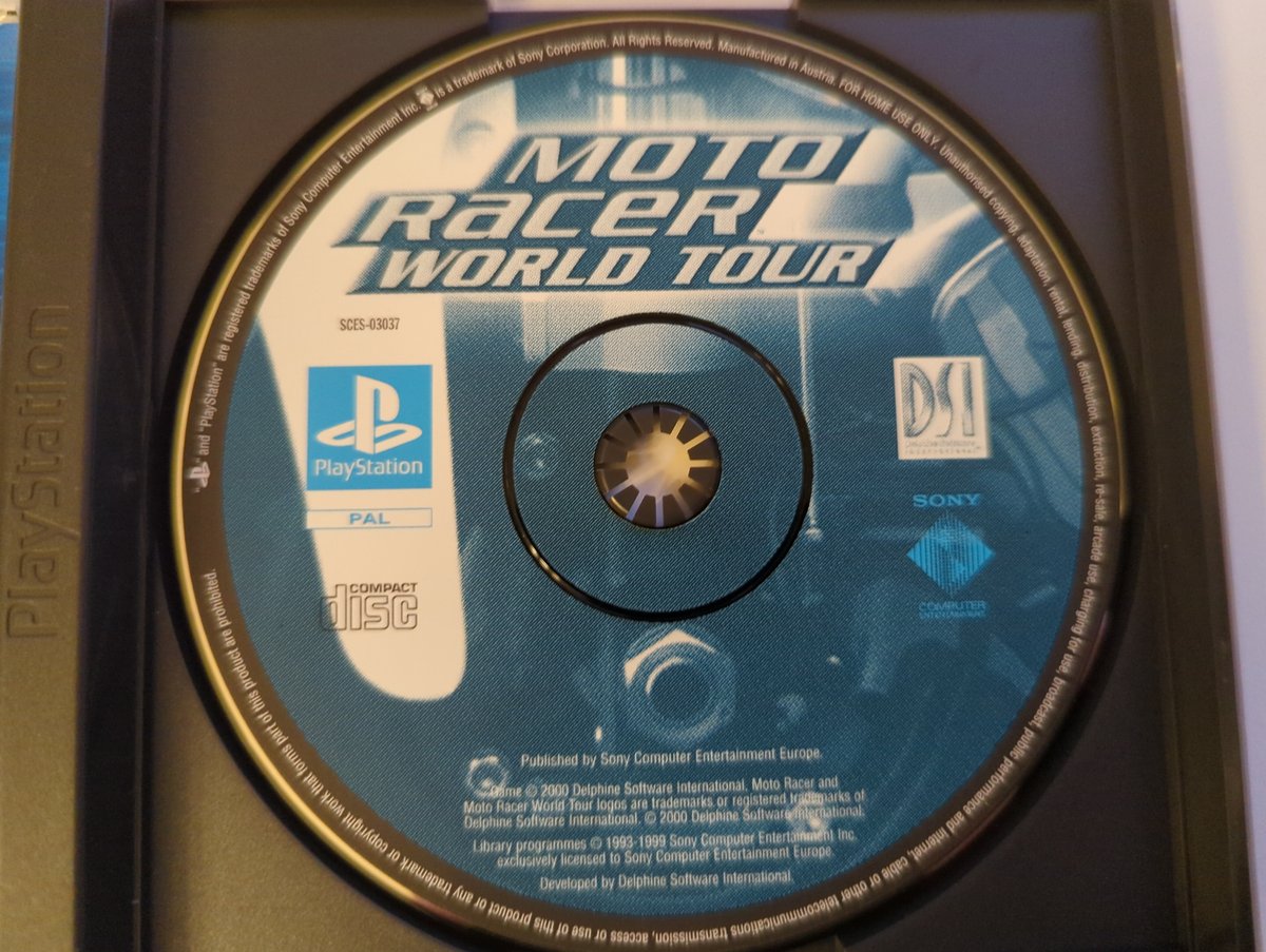 Moto Racer World Tour - Disc 1 - PAL PlayStation 1